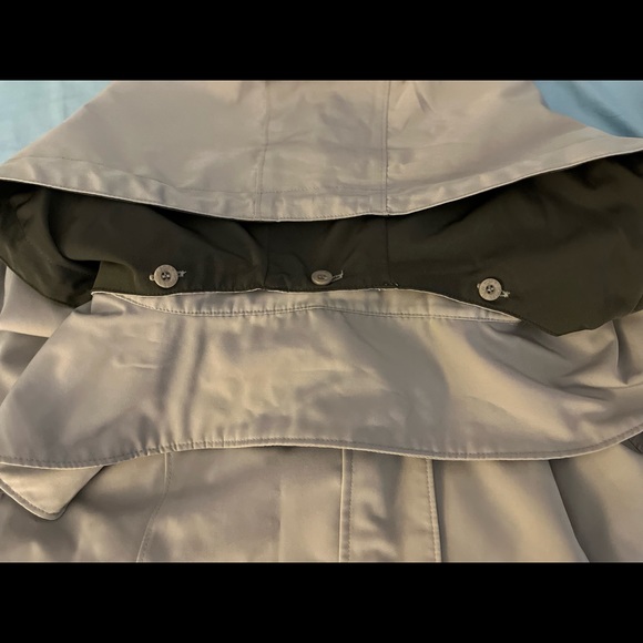 Jones New York rain jacket, Size Large - Picture 7 of 7